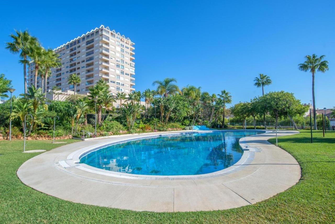Beach And Pool Holidays At The Grand Coloso Benalmádena Exteriér fotografie