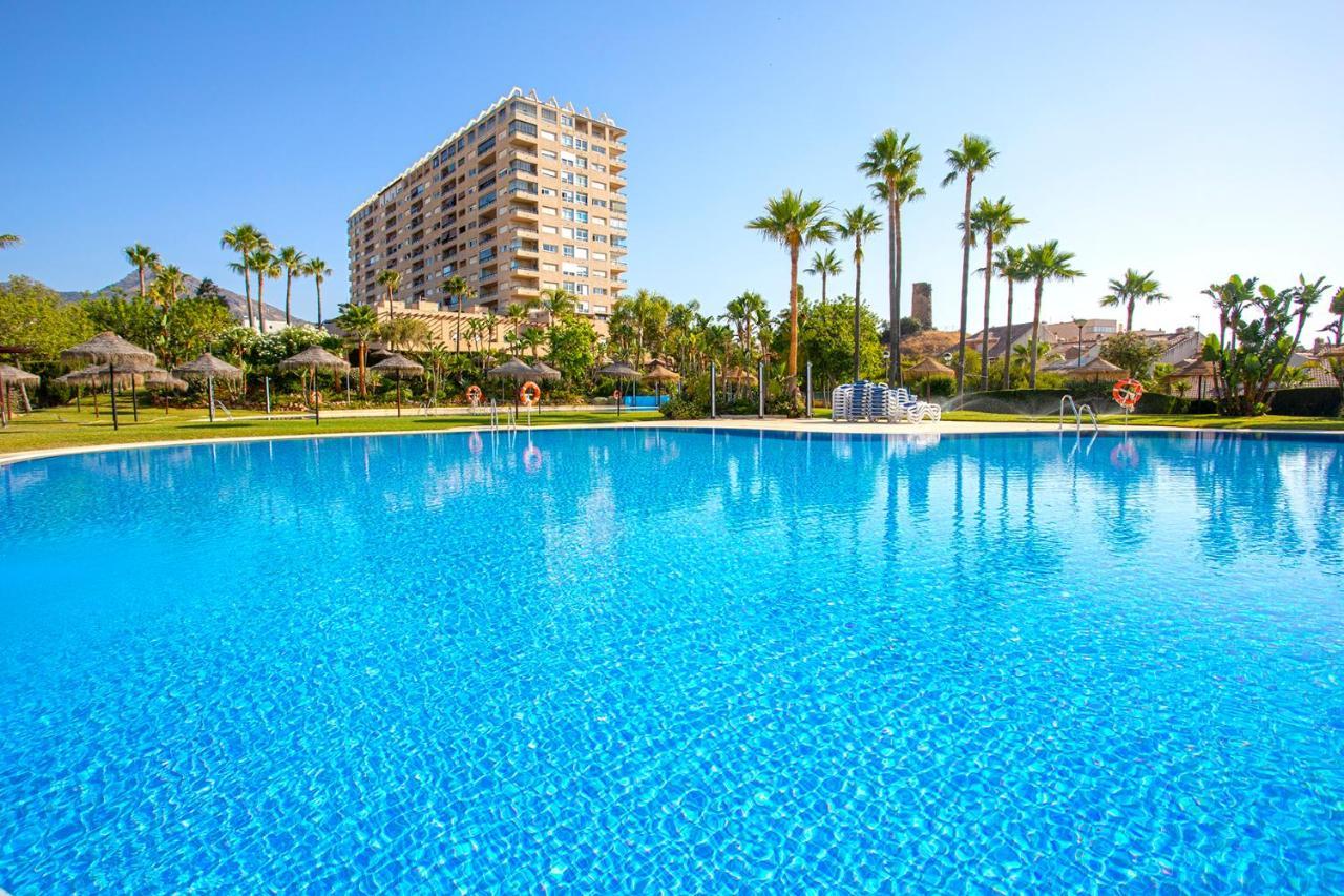 Beach And Pool Holidays At The Grand Coloso Benalmádena Exteriér fotografie